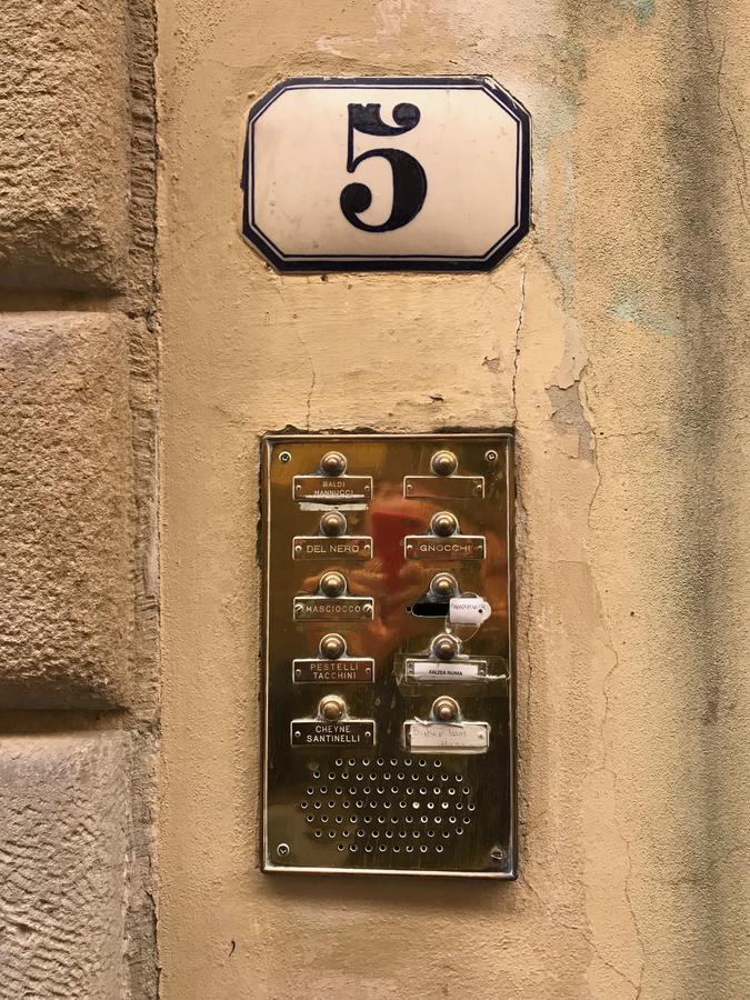 Authentic Flat In The City Center Florens Exteriör bild