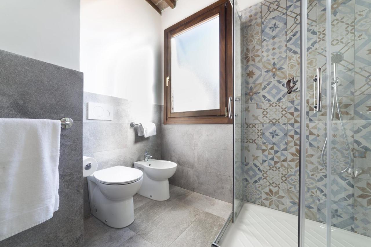 Authentic Flat In The City Center Florens Exteriör bild